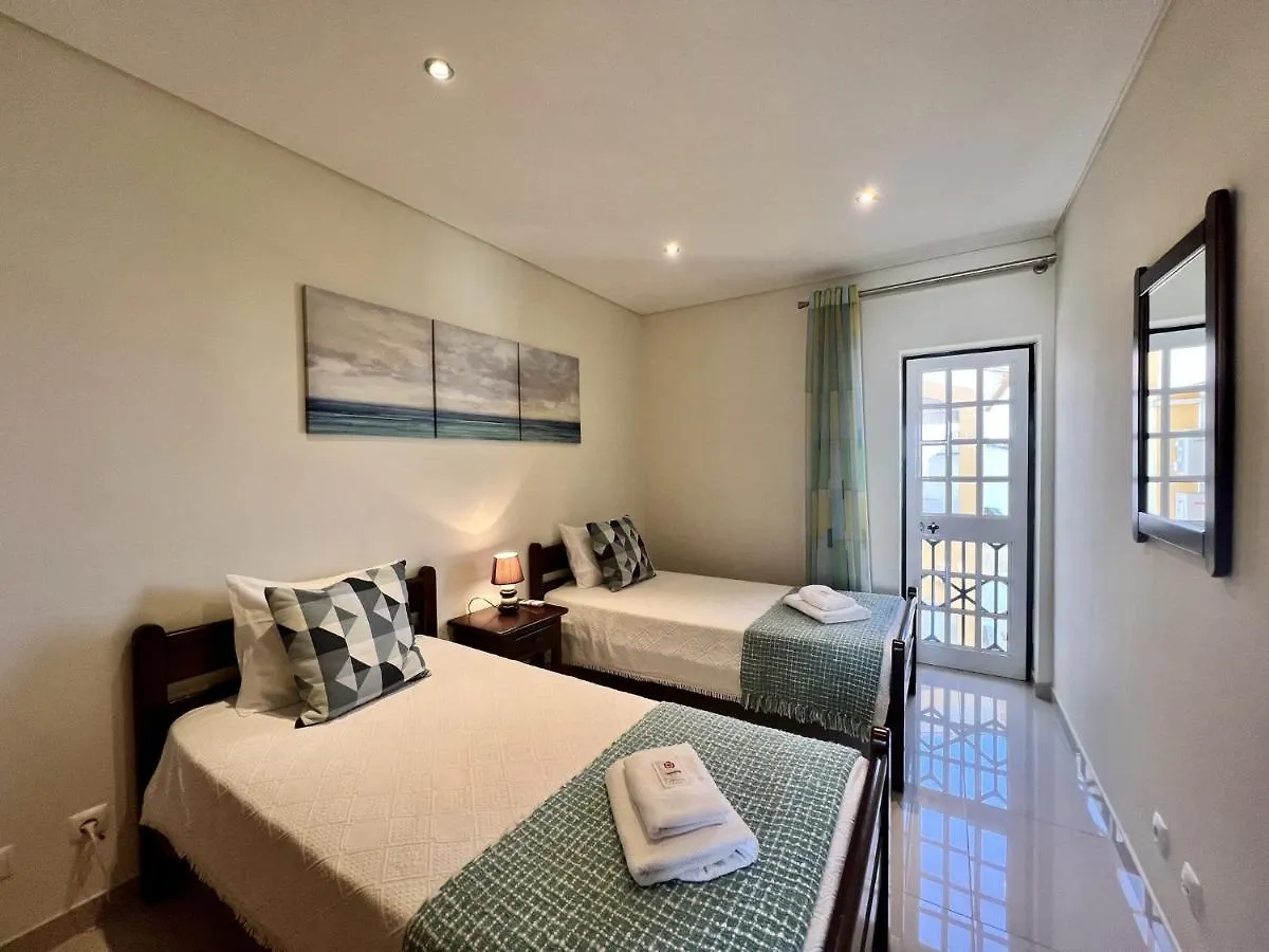Quarteira Classic 1 With Pool By Homing 0*,  Portugal