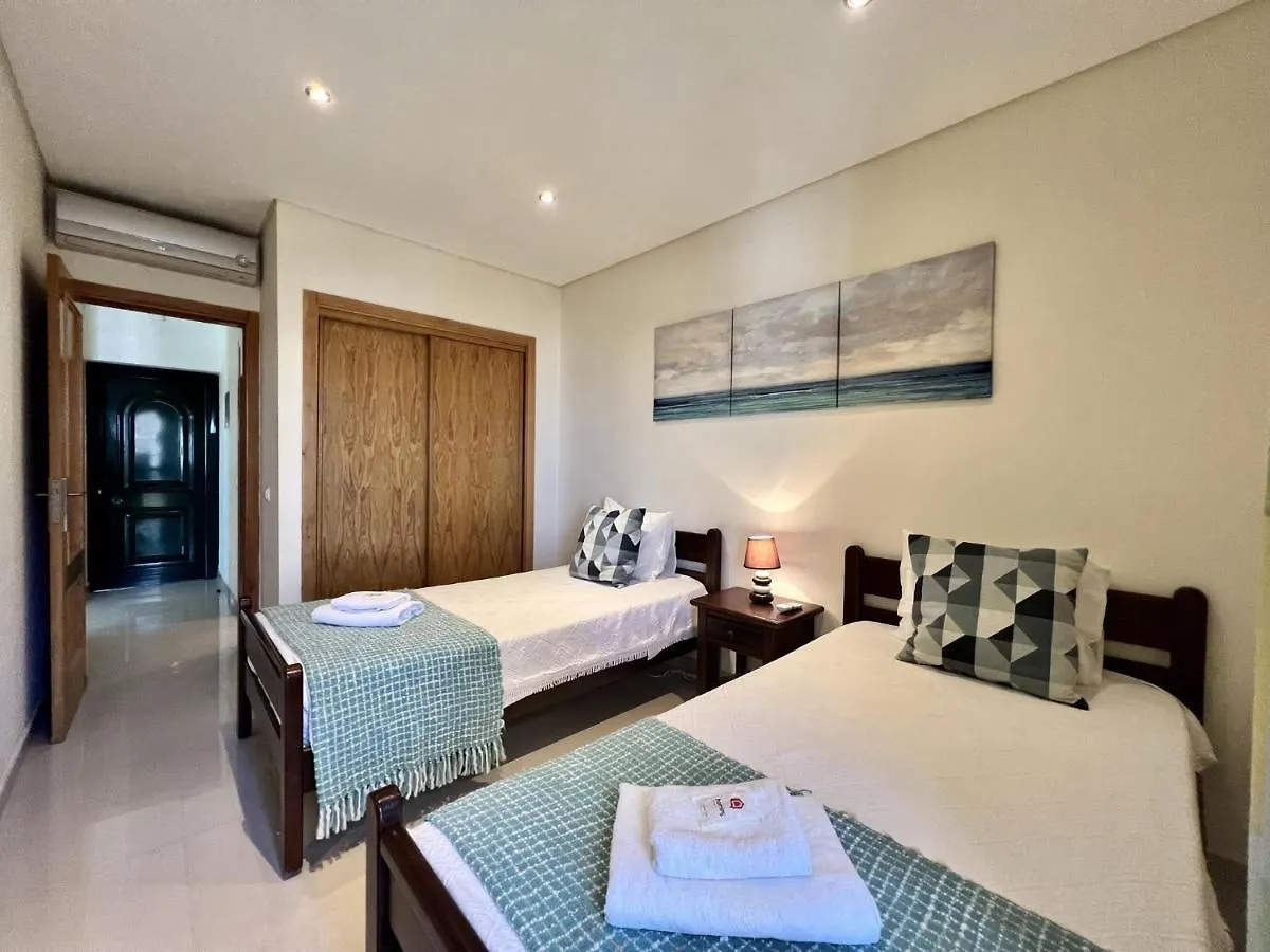 Quarteira Classic 1 With Pool By Homing