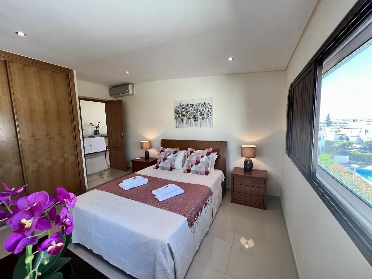 Quarteira Classic 1 With Pool By Homing 0*,