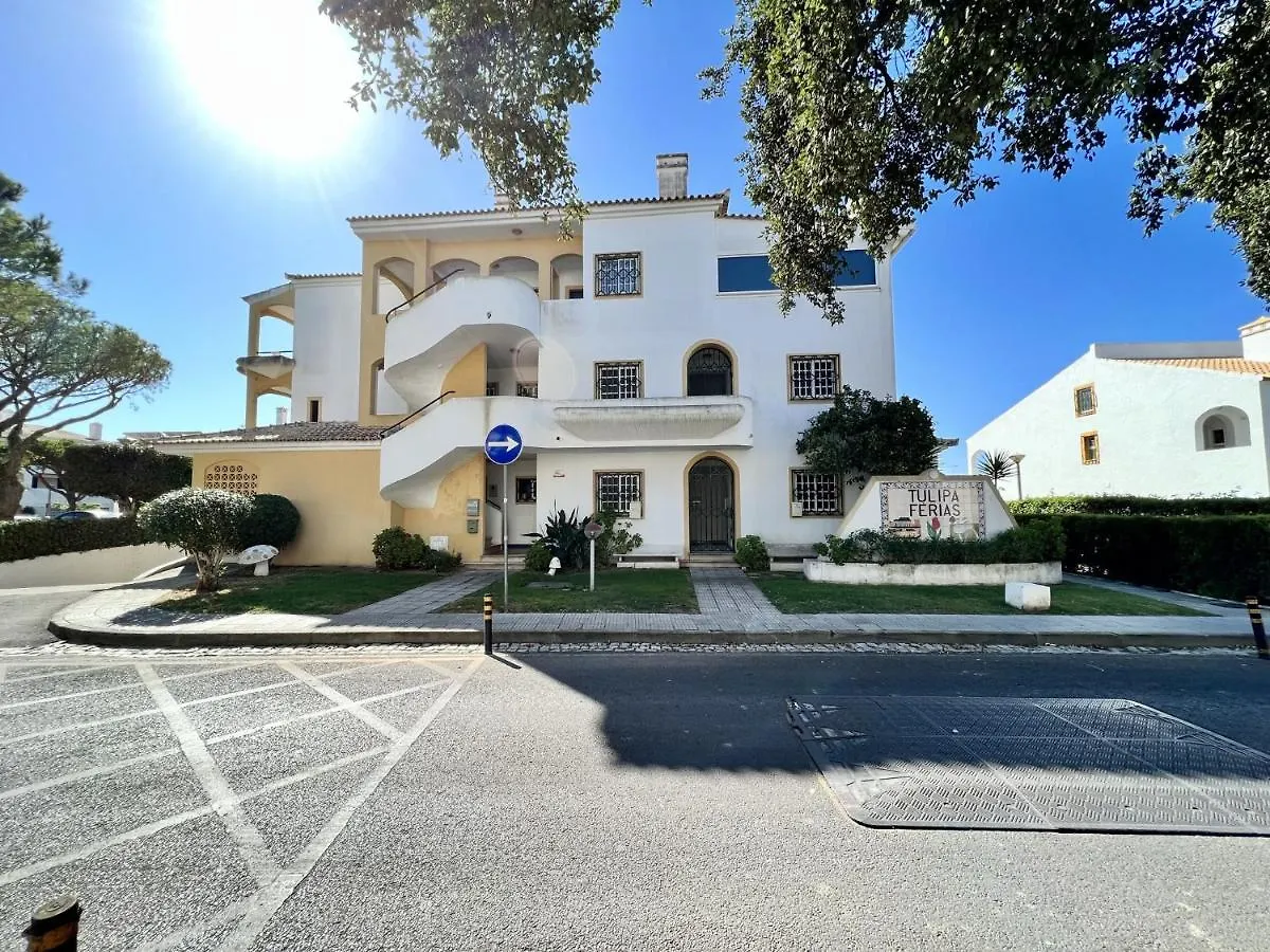 Quarteira Classic 1 With Pool By Homing 0*,  Portugal