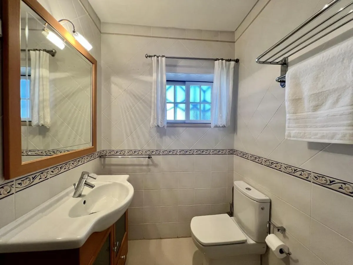 Quarteira Classic 1 With Pool By Homing